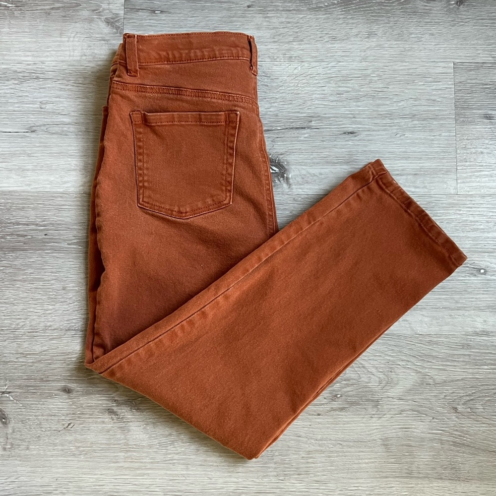 Gloria Vanderbilt Amanda Jeans in Warm Brown
